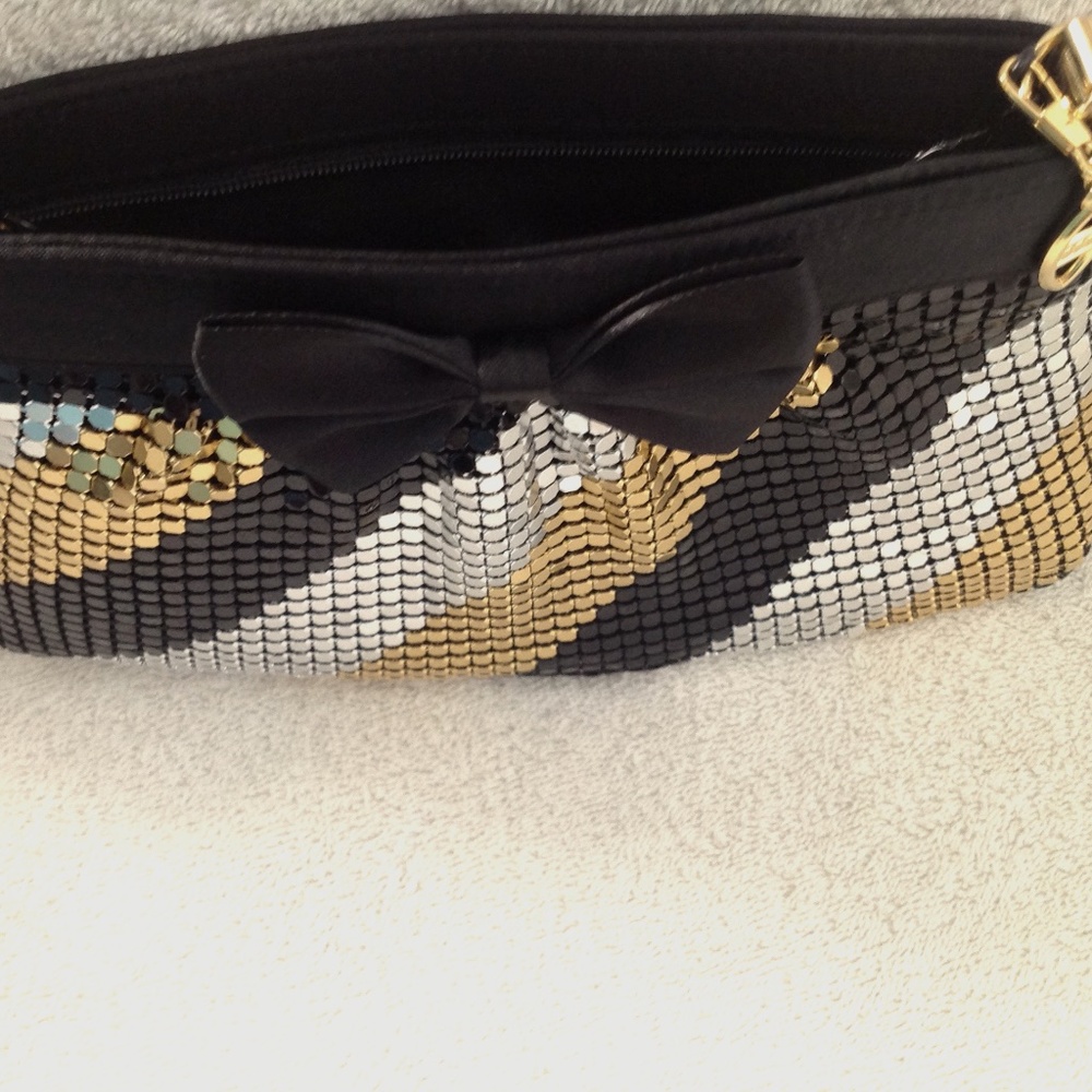 Ladies sparkling clutch